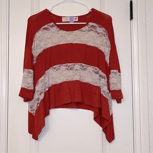 Cute shirt, with lace roses.